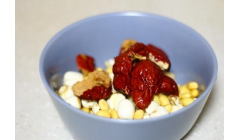 三种食材教你做一杯醇香豆浆，一周三次都喝不腻，常喝美容又养颜