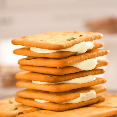 散装台式牛扎饼手工整箱牛乳夹心饼干茶点糕点 休闲零食批发厂家图2