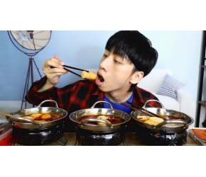 陈赫火锅店的火锅底料好吃吗？帅小伙一次性全买来尝试一遍