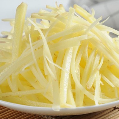 批发云南新鲜现挖 红皮黄心小土豆 新鲜蔬菜糯香马铃薯图4
