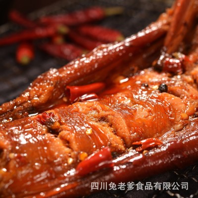 四川特色手撕兔整只兔子肉烤兔麻辣兔头兔腿兔肉休闲零食
