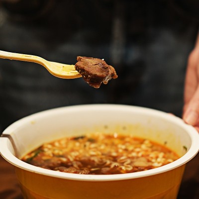 牛八食品批发牛肉面速食方便面8碗整箱装大块 金皇品牛肉泡面整箱图4