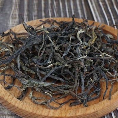 临凤翔 头春懂过老树普洱茶生茶 蜜香花香晒青散毛茶茶饼饼茶原料图2