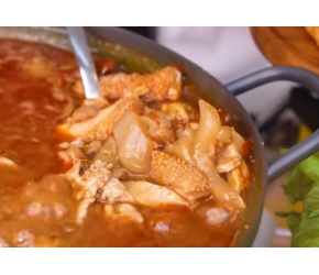 牛肉牛肚牛蹄筋！牛三鲜火锅，加上炸蛋肥牛千层肚，太爽啦！