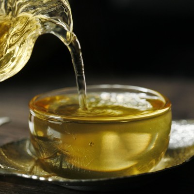 批发云南普洱茶2017年冰岛357g乔木生茶春茶七子饼茶叶单株一口料图3