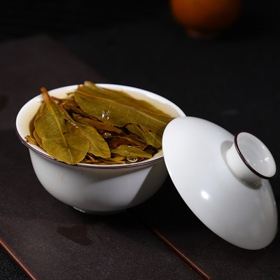 2016年勐库华益小户赛普洱茶生茶春茶饼古树茶叶茶厂批发400g图4
