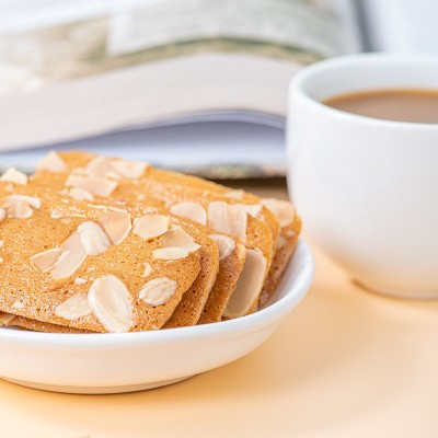 坚果脆片网红零食饼干批发扁桃仁好吃散装图3