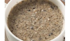 健康食谱分享：黑芝麻燕麦粥和黑芝麻猪脚汤
