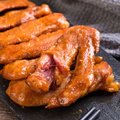 厂家批发卤香鸭翅卤味熟食休闲食品开袋即食香辣鸭翅尖大鸭翅图4