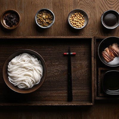 厂家批发鲜湿米粉米线冲泡即食袋装桂林米粉干捞卤菜粉香辣牛肉粉图4