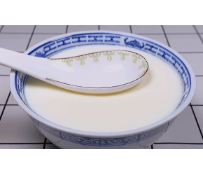 双皮奶粤式甜品顺德双皮奶，简单制作方便，在家就可以自己做了