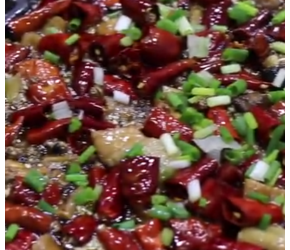 川菜师傅教你正宗烧鸡公，在家就能吃的鸡肉火锅，麻辣鲜香真叫爽