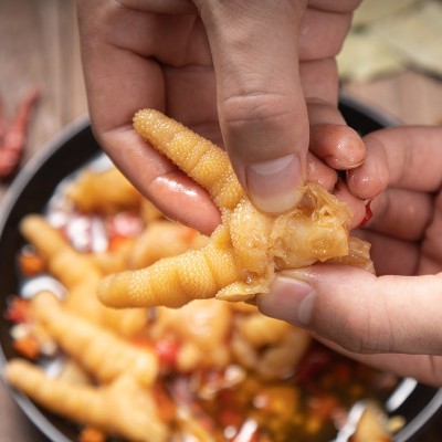 现货批发网红酸辣无骨鸡爪柠檬去骨凤爪零食200g鸡脚果味无 骨鸡爪图4