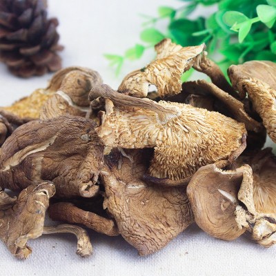 山礼然云南特产椴木香菇 薄香菇食用菌干货蘑菇 小香菇干产地批发图4