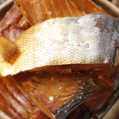 湖南特产柴火烟熏腊鱼农家腊鱼腊味干鱼 腊鲢鱼块图3