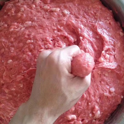 潮汕手打牛肉丸牛筋丸正宗火锅食材麻辣烫烧烤撒尿丸商用厂家批发
