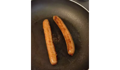 旺火分享魅力四溢的香辣热狗肠美食