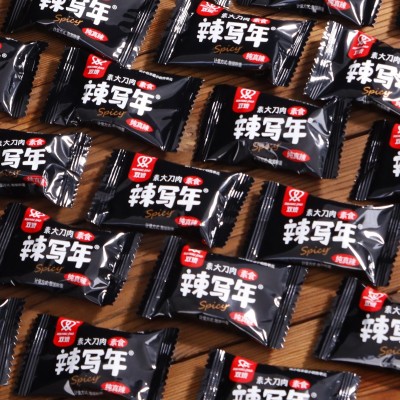 湖南双娇年货面筋辣写年大刀肉摆摊辣条童年零食大礼包整箱批发图4