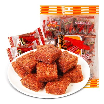 宇仔大刀肉辣条8090儿时怀旧麻辣片休闲办公室零食小吃大刀肉批发图5