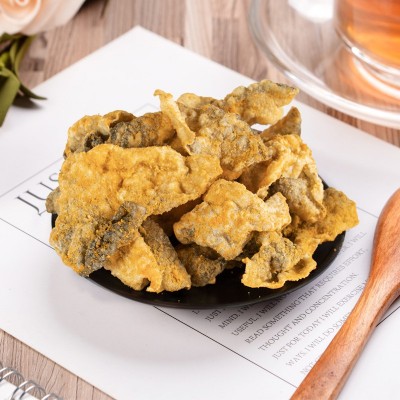 工厂批发港式香脆炸巴沙鱼皮香辣味海鲜即食零食休闲鱼皮58gOEM
