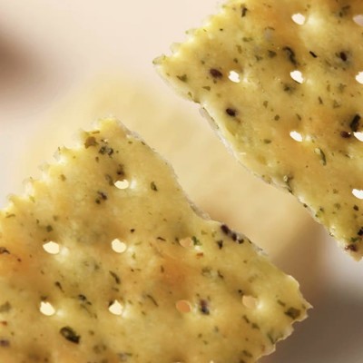 超友味苏打饼干360g袋装低糖黑麦味海盐味办公室抗饿网红休闲零食图2