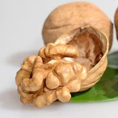 新疆纸皮开口熟核桃批发代发500g 手剥椒盐五香草本味薄皮熟核桃图3