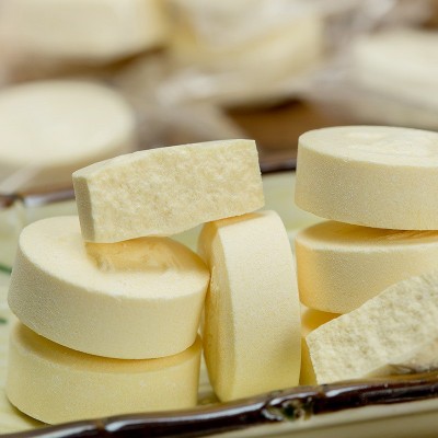 批发零售休闲零食内蒙古牛奶片 地摊 展销会 庙会奶贝奶片糖图3