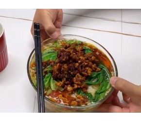 在家吃饭一个月不超500元 第2天 今日食谱 肉末麻辣小面
