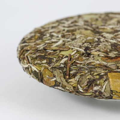 福鼎高山日晒白茶花香白牡丹茶饼紧压茶300g茶饼批发厂家直供图3