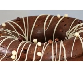 5分钟做甜点！教你做一个简单美味的巧克力蛋糕