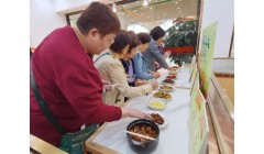 社区厨神大展身手，共享春日舌尖美味