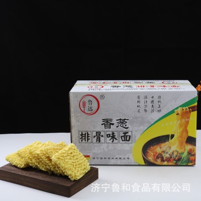 厂家香葱排骨面方饼方便面整箱排骨面早餐速食耐煮面捞面拌面