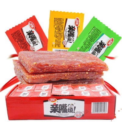 卫龙12g亲嘴烧辣条麻辣面筋素食小卖部零食休闲学生零食批发