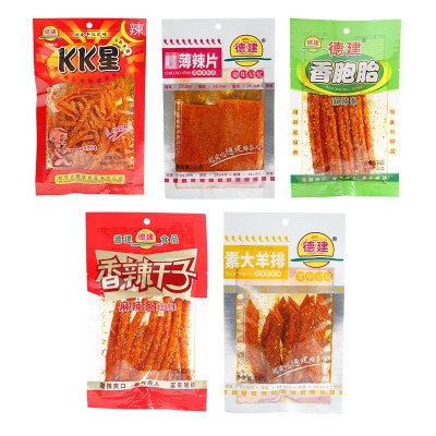 德建辣条68g系列KK星香胞胎麻辣条薄辣片素羊排网红素食面筋辣条图3