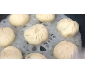 做水煎包时，切记不要直接用水煎，多加2步，金黄酥脆，太香了