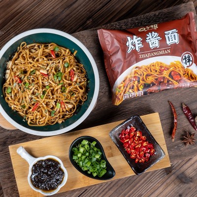 四小姐勾魂拌面炸酱面袋装非油炸冲泡即食方便面整箱批发厂家直发图2