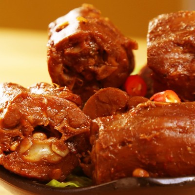 厂家批发锁鲜装香辣卤味熟食零食酱辣鸭脖子图3
