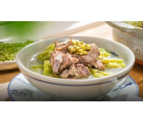 绿豆苦瓜排骨汤，炎夏倒计时，快学这碗祛湿汤！