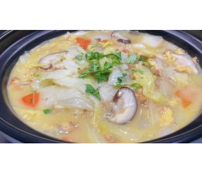 白菜别总炒着吃了，教你一个特色做法，汤鲜味浓老少皆宜